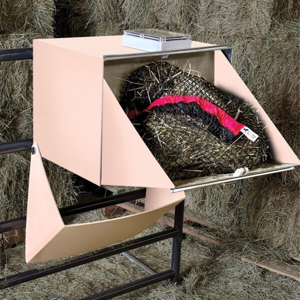 The Perfect Hay Feeder - Loading